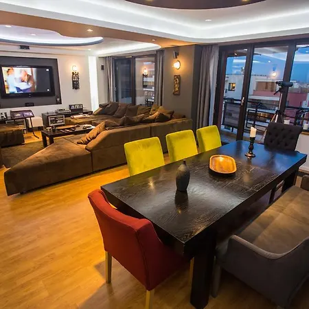 Penthouse In The Heart Of The City * Bukarest