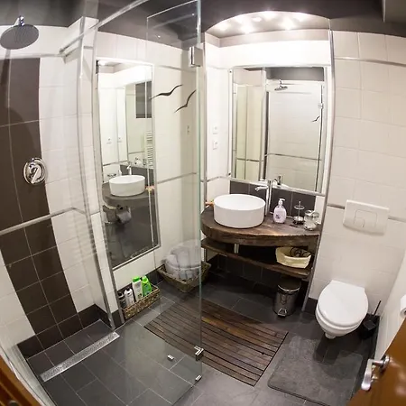 Penthouse In The Heart Of The City Bucharest